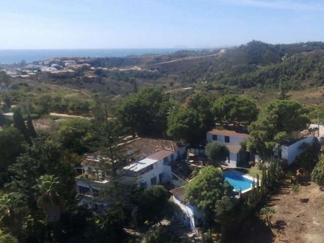 6 Slaapkamer Villa in New Golden Mile