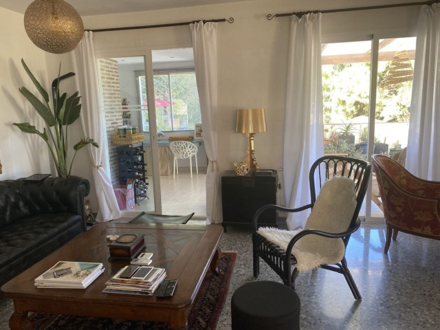 6 Slaapkamer Villa in New Golden Mile