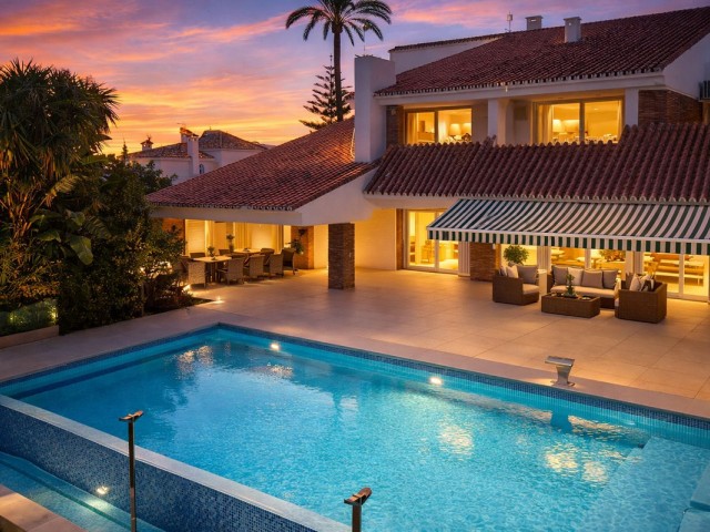 Villa avec 7 Chambres  à Puerto Banús