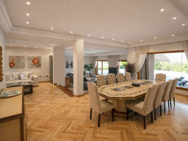 Villa avec 7 Chambres  à Puerto Banús
