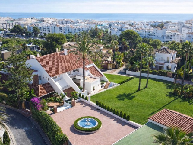 Villa avec 7 Chambres  à Puerto Banús