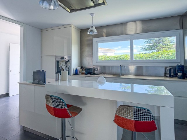 3 Makuuhuoneen Huvila El Faro