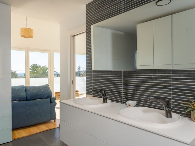 3 Makuuhuoneen Huvila El Faro