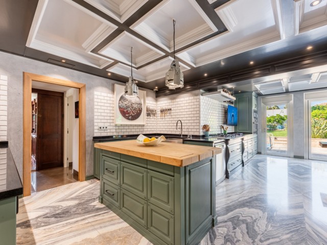 4 Makuuhuoneen Huvila San Pedro de Alcántara