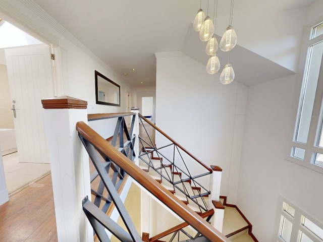 Huvila, Sotogrande Costa, R5348674