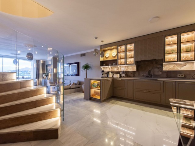 Maison mitoyenne avec 3 Chambres  à Nueva Andalucía