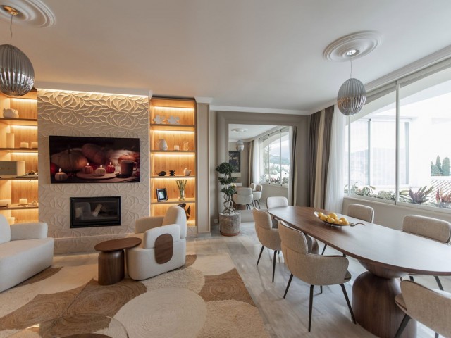 Maison mitoyenne avec 3 Chambres  à Nueva Andalucía