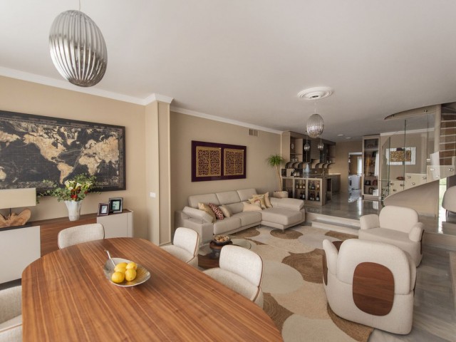3 Slaapkamer Rijtjeshuis in Nueva Andalucía