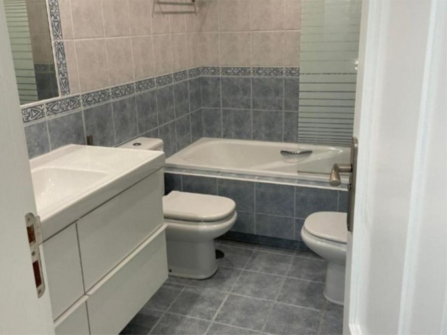 4 Slaapkamer Rijtjeshuis in Marbella