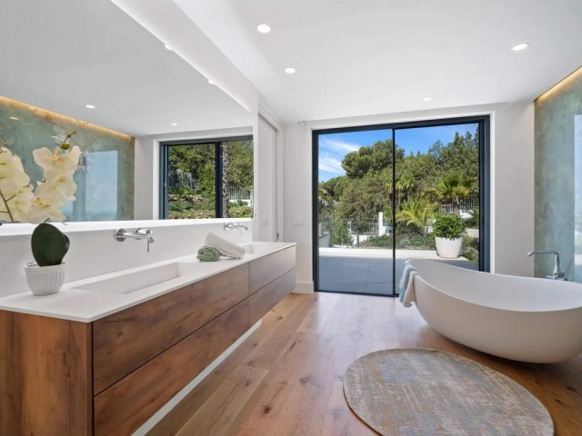 4 Makuuhuoneen Huvila Marbella