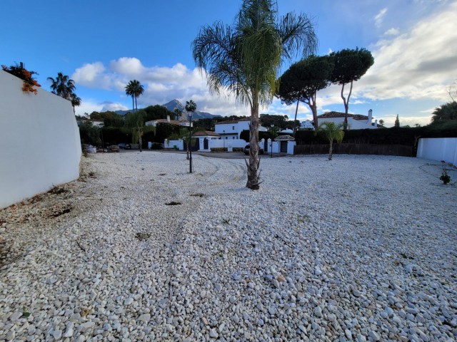  Plot in Nueva Andalucía