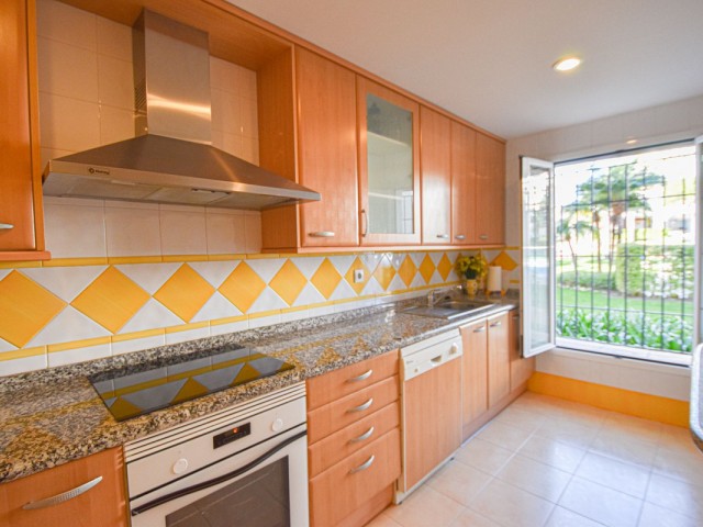 2 Makuuhuoneen Huoneisto San Pedro de Alcántara