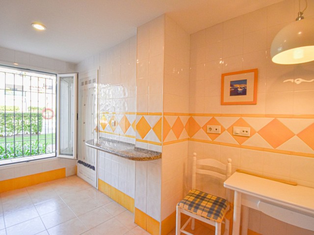 2 Makuuhuoneen Huoneisto San Pedro de Alcántara