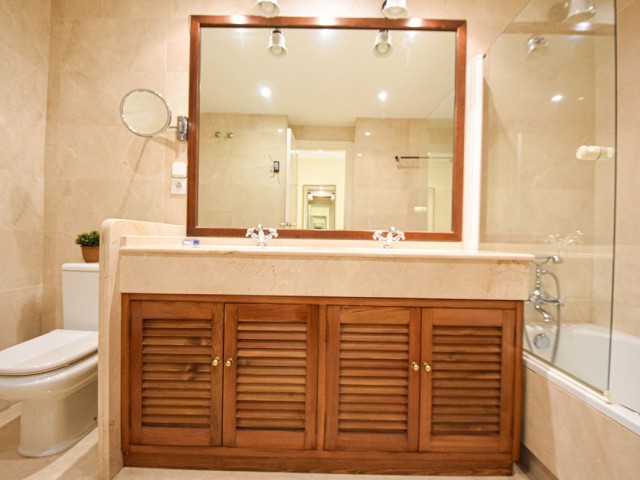 2 Makuuhuoneen Huoneisto San Pedro de Alcántara