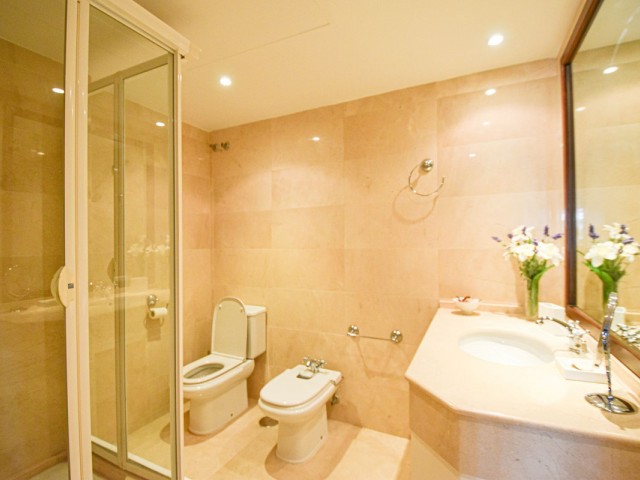 2 Makuuhuoneen Huoneisto San Pedro de Alcántara