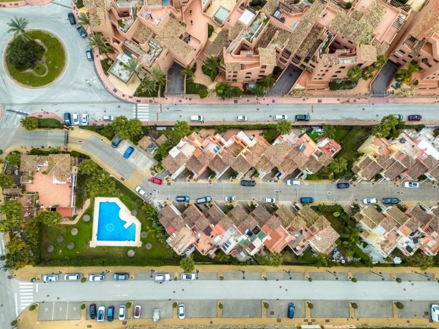 4 Makuuhuoneen Rivitalo New Golden Mile