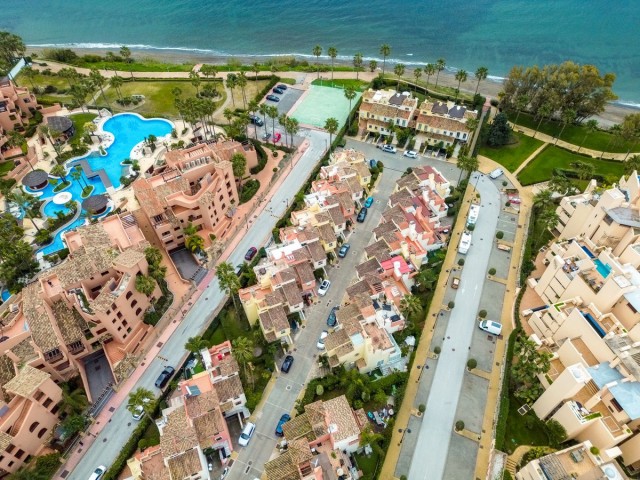 4 Slaapkamer Rijtjeshuis in New Golden Mile