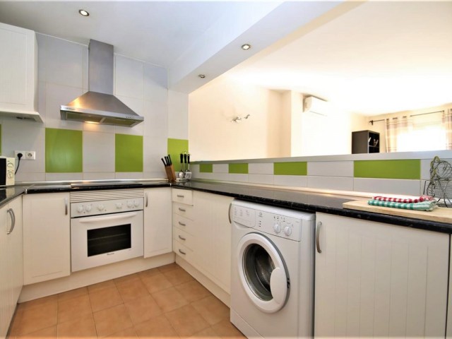 2 Bedrooms Apartment in Estepona