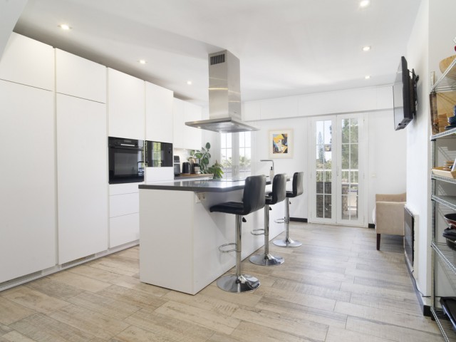 2 Makuuhuoneen Rivitalo Puerto Banús