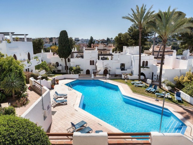 Kattohuoneisto Nueva Andalucía