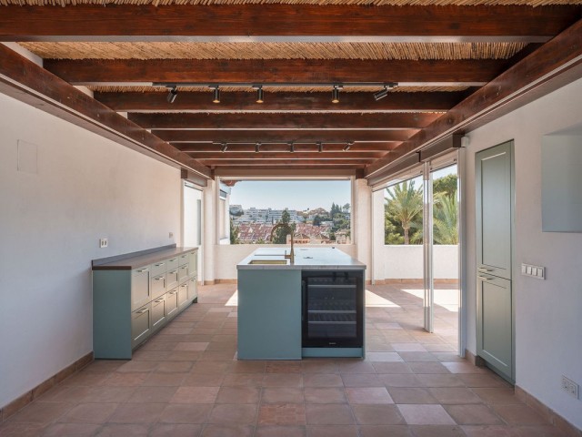 Kattohuoneisto Nueva Andalucía