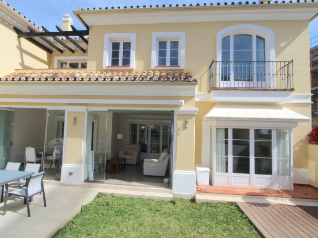 3 Makuuhuoneen Huvila Elviria