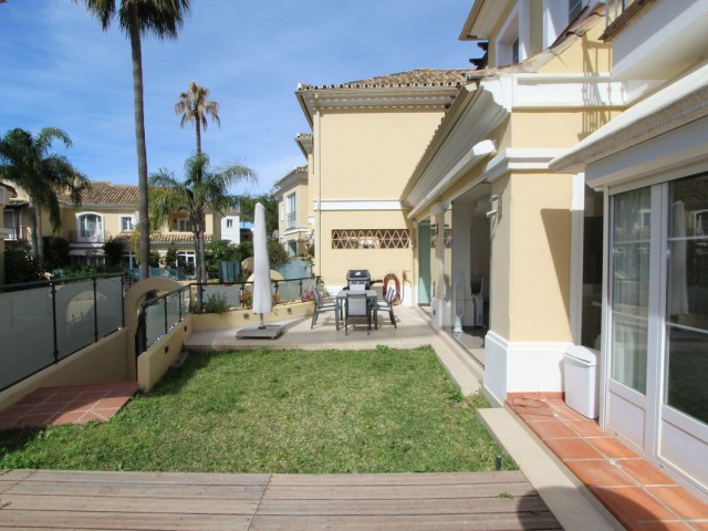 3 Makuuhuoneen Huvila Elviria