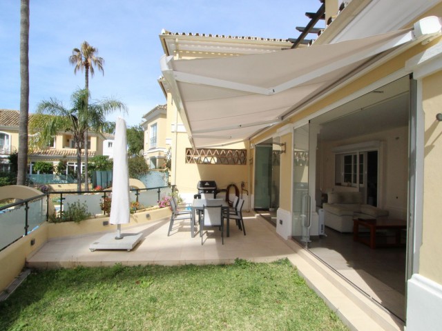3 Makuuhuoneen Huvila Elviria