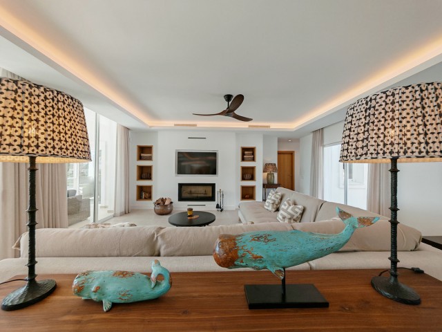 4 Soveroms Villa i Elviria