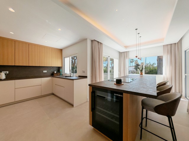 4 Soveroms Villa i Elviria