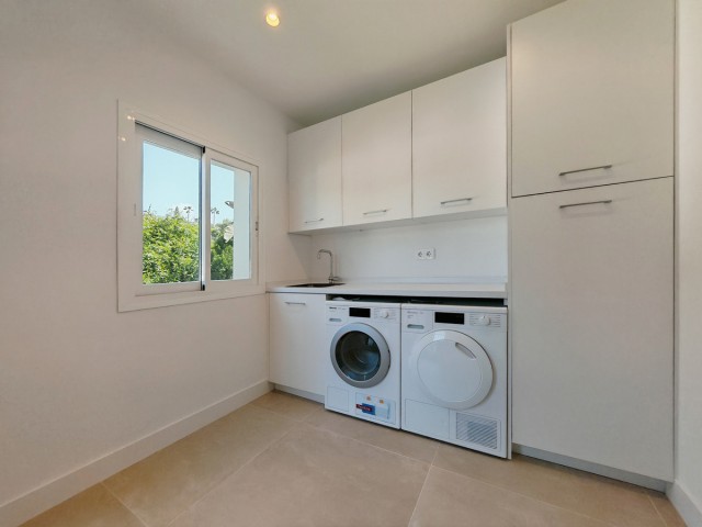 4 Soveroms Villa i Elviria