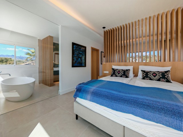 4 Soveroms Villa i Elviria