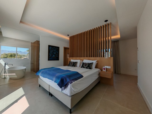 4 Soveroms Villa i Elviria