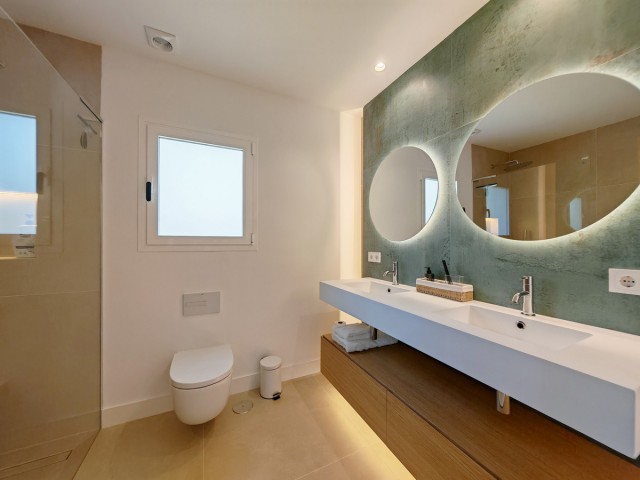 4 Soveroms Villa i Elviria