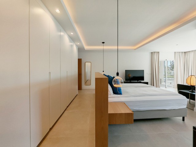 4 Soveroms Villa i Elviria