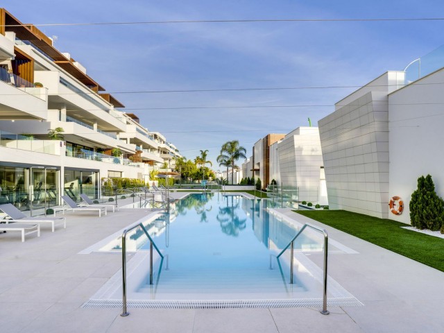 3 Bedrooms Apartment in Estepona