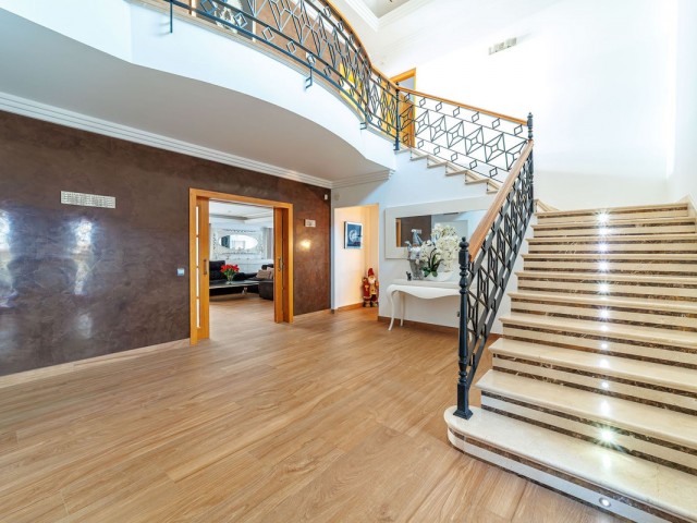 Villa avec 8 Chambres  à Marbella