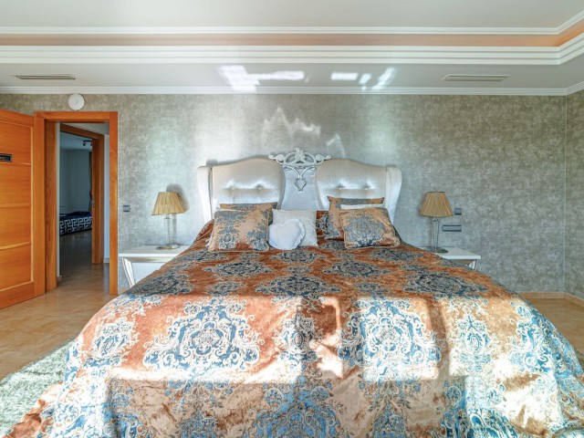 Villa avec 8 Chambres  à Marbella