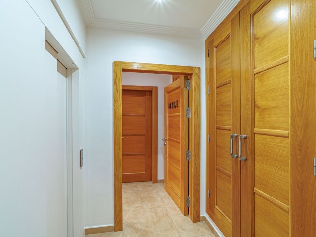 Villa avec 8 Chambres  à Marbella