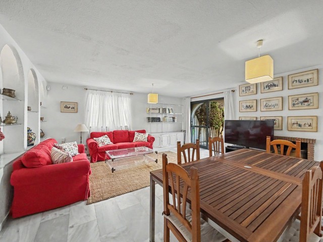 Rijtjeshuis, Casares Playa, R5350195