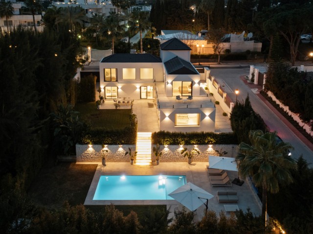 Huvila, Las Brisas, R5350300