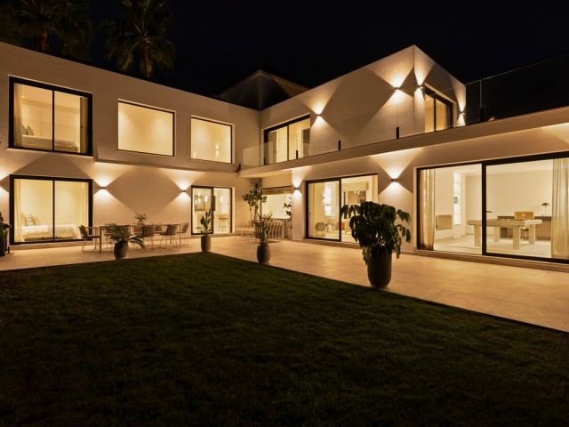 Huvila, Las Brisas, R5350300