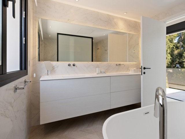 4 Schlafzimmer Villa in Las Brisas