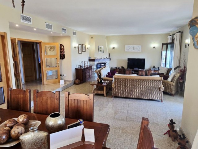 4 Makuuhuoneen Huvila Sierrezuela