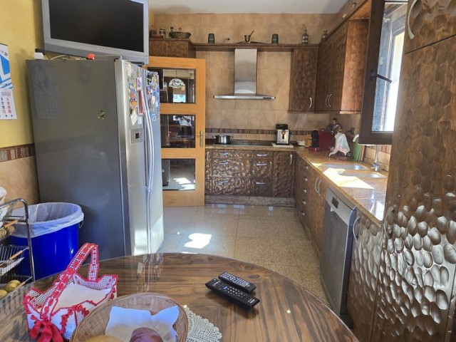 4 Makuuhuoneen Huvila Sierrezuela