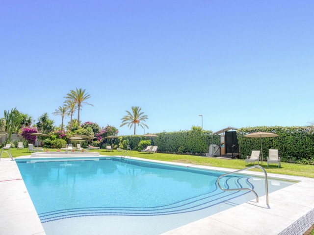 Apartamento con 2 Dormitorios  en Puerto Banús