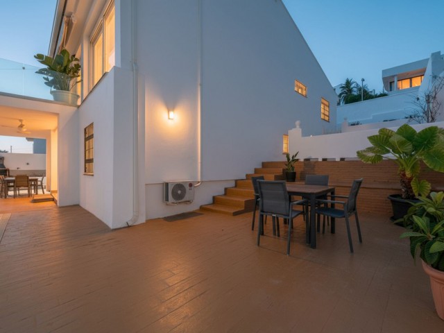 5 Sovrums Villa i Estepona