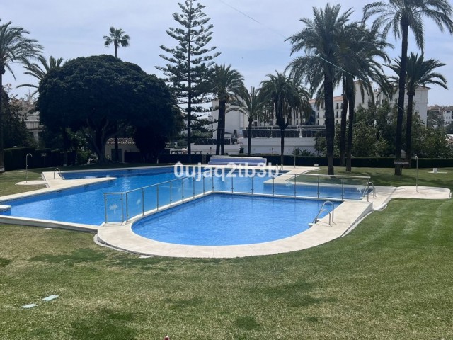 Appartement avec 2 Chambres  à Nueva Andalucía