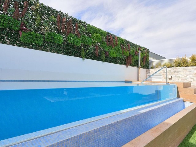 5 Makuuhuoneen Huvila Puerto Banús