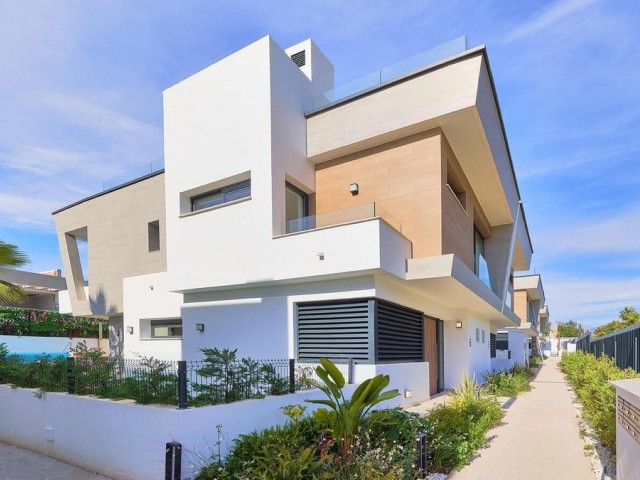 Huvila, Puerto Banús